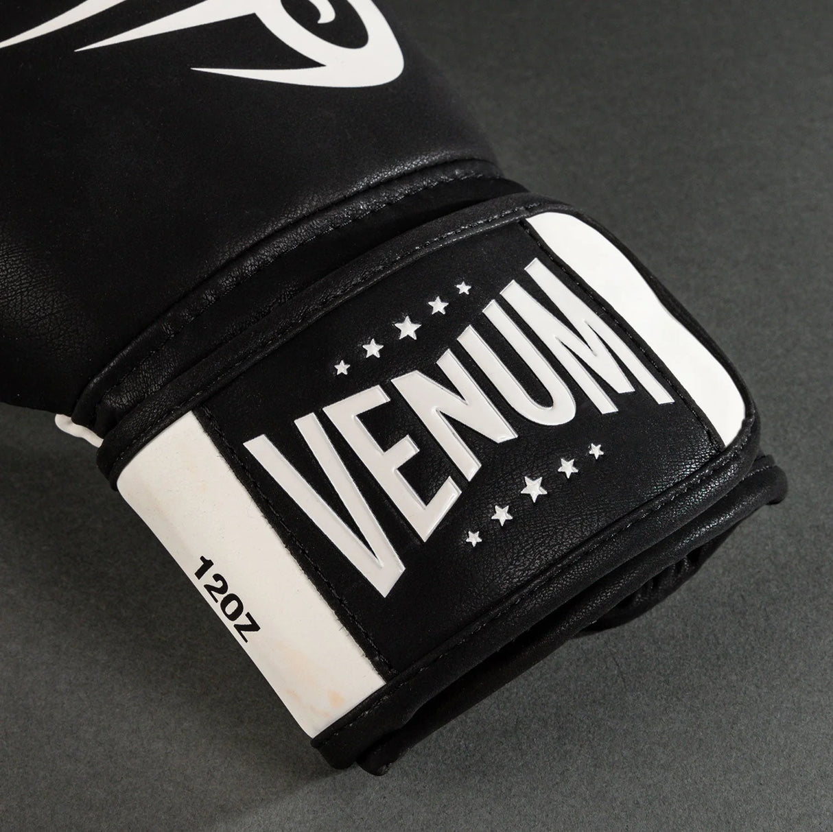 Venum x Mike Tyson Replica Deep Black/Optical White Rokavice Za Boks