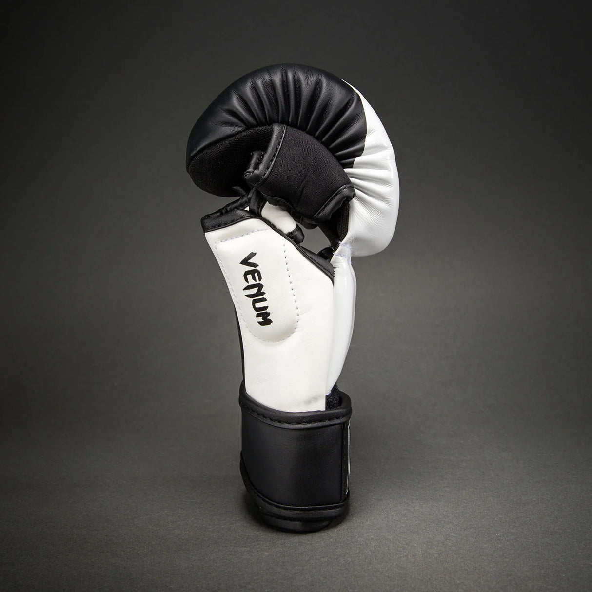 Venum Attack 2.0 Black/White sparing rukavice