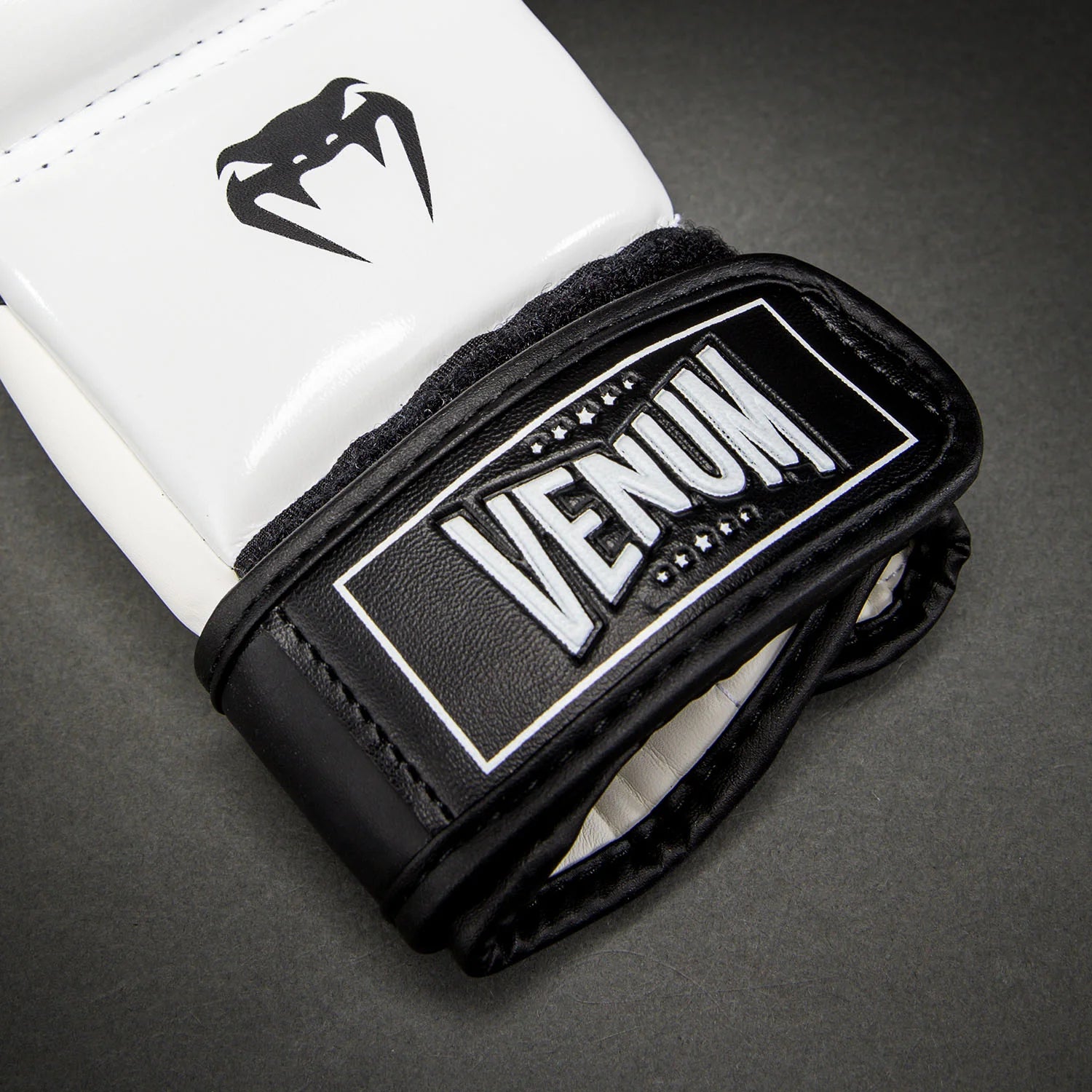 Venum Attack 2.0 Black/White sparing rukavice