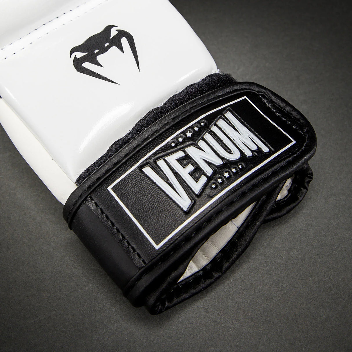 Venum Attack 2.0 Black/White sparing rukavice