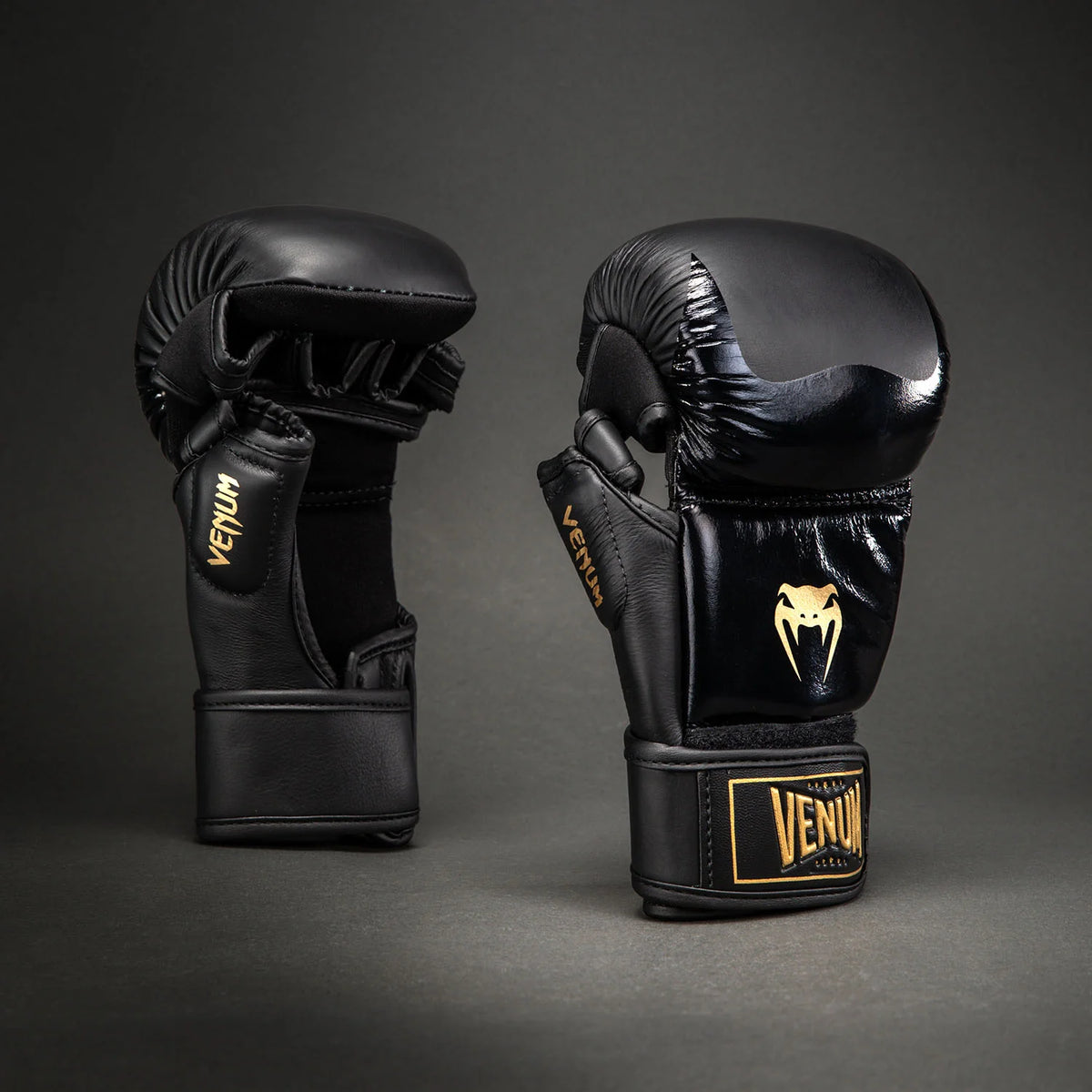 Venum Attack 2.0 Black/Gold Leather sparing rukavice