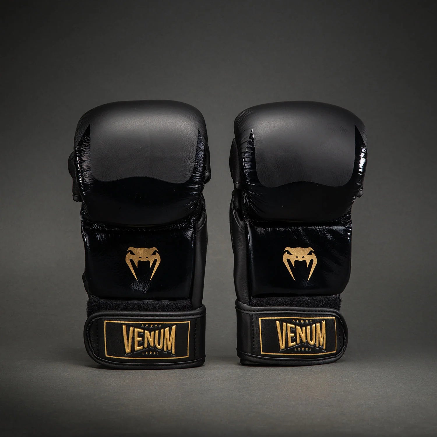 Venum Attack 2.0 Black/Gold Leather sparing rukavice