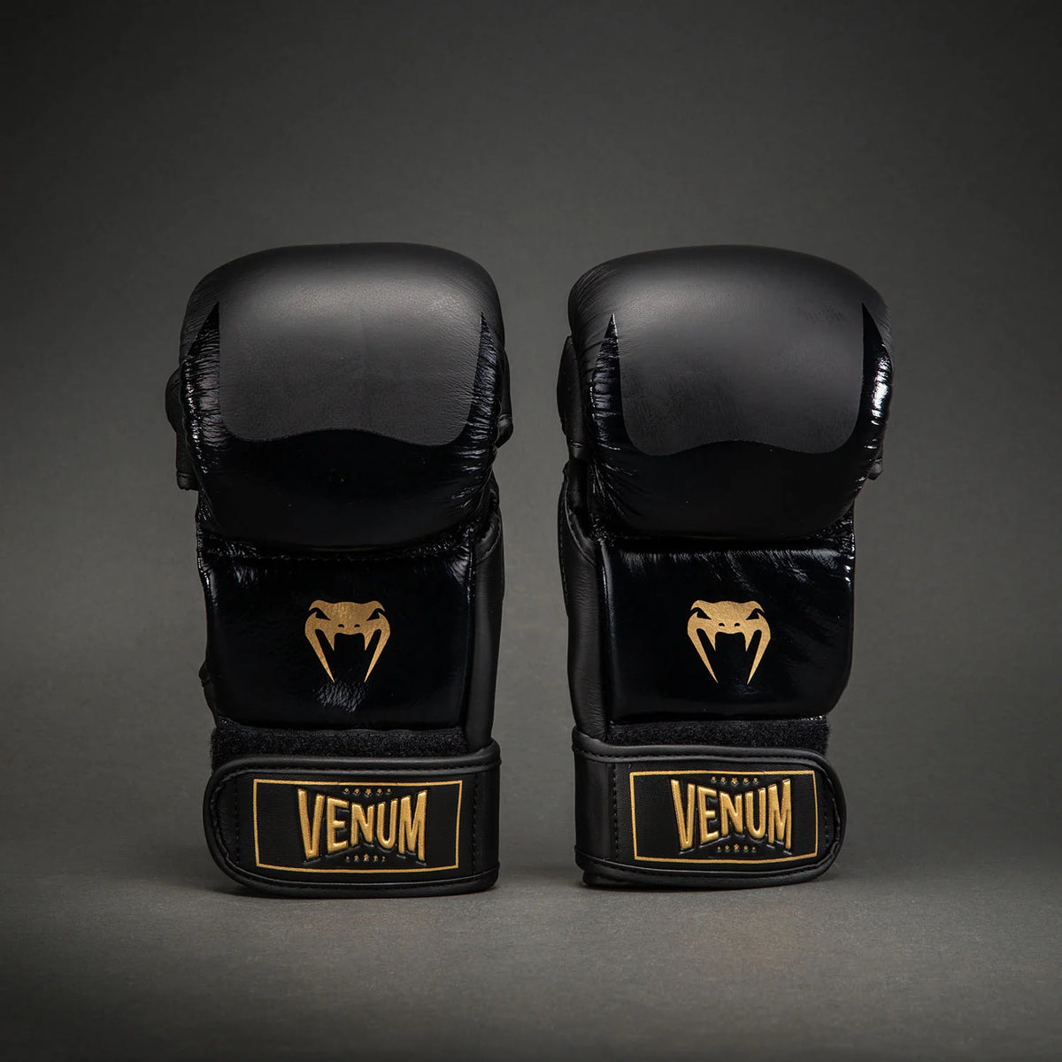 Venum Attack 2.0 Black/Gold Leather sparing rukavice