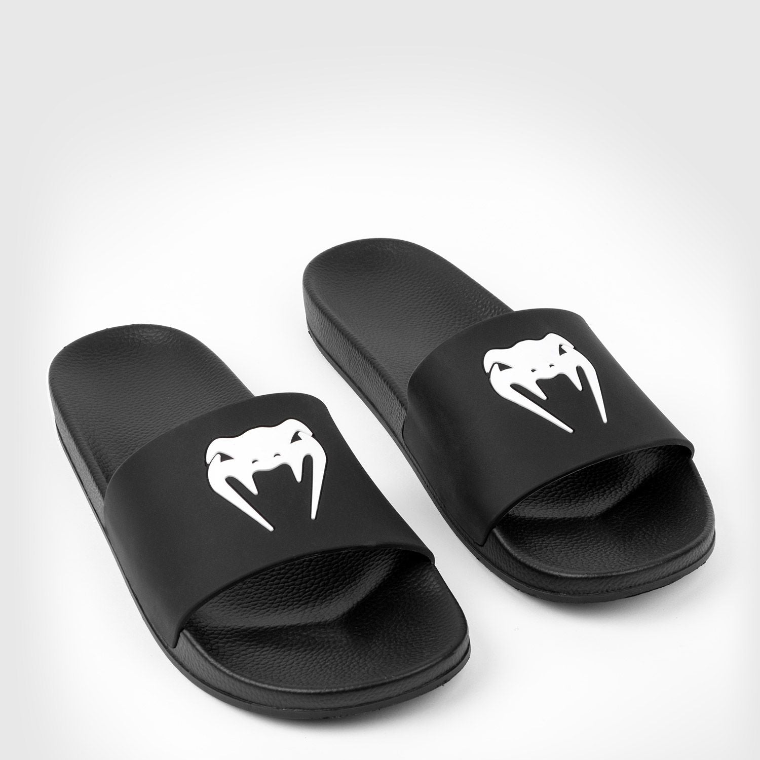 Venum Classic Black/White natikači