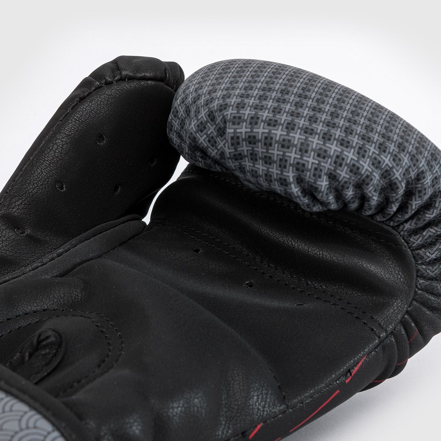 Otroške Venum Okinawa 3.0 Black/Red rokavice