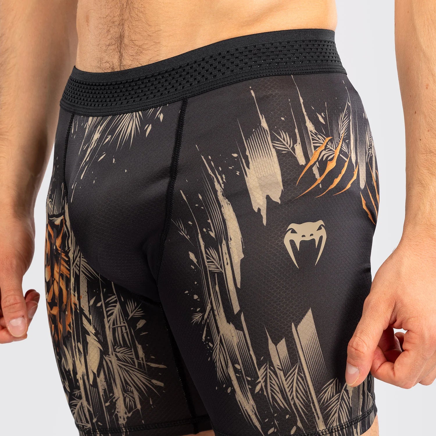 Venum Tiger Black/Neon Orange Kratke Pajkice