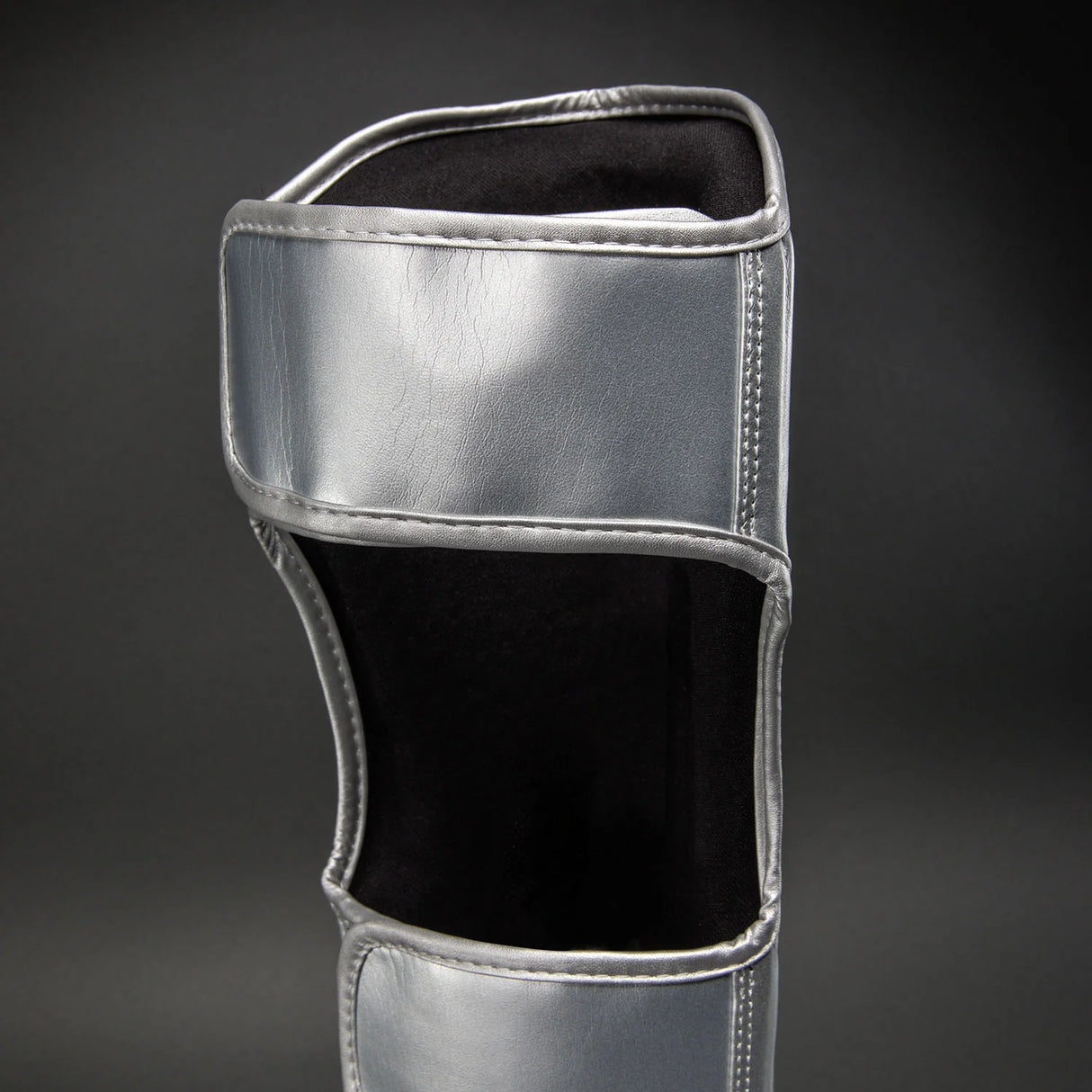 Ringhorns Charger Silver/Black ščitniki za golen in nart