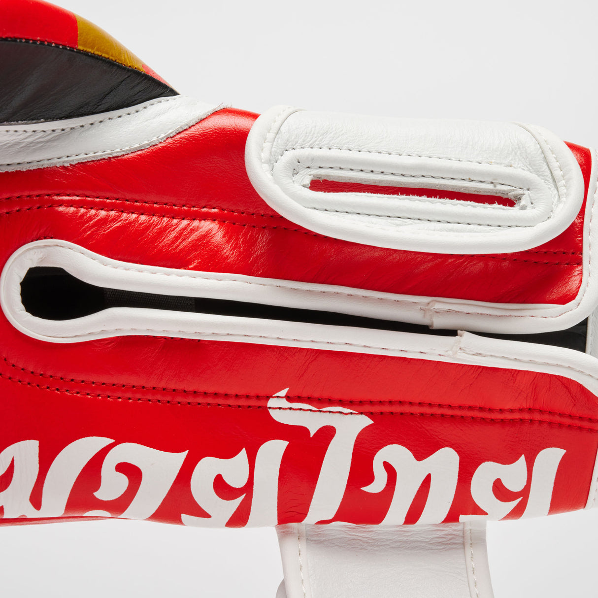 Leone 1947 GN114 Muay Thai Red rokavice