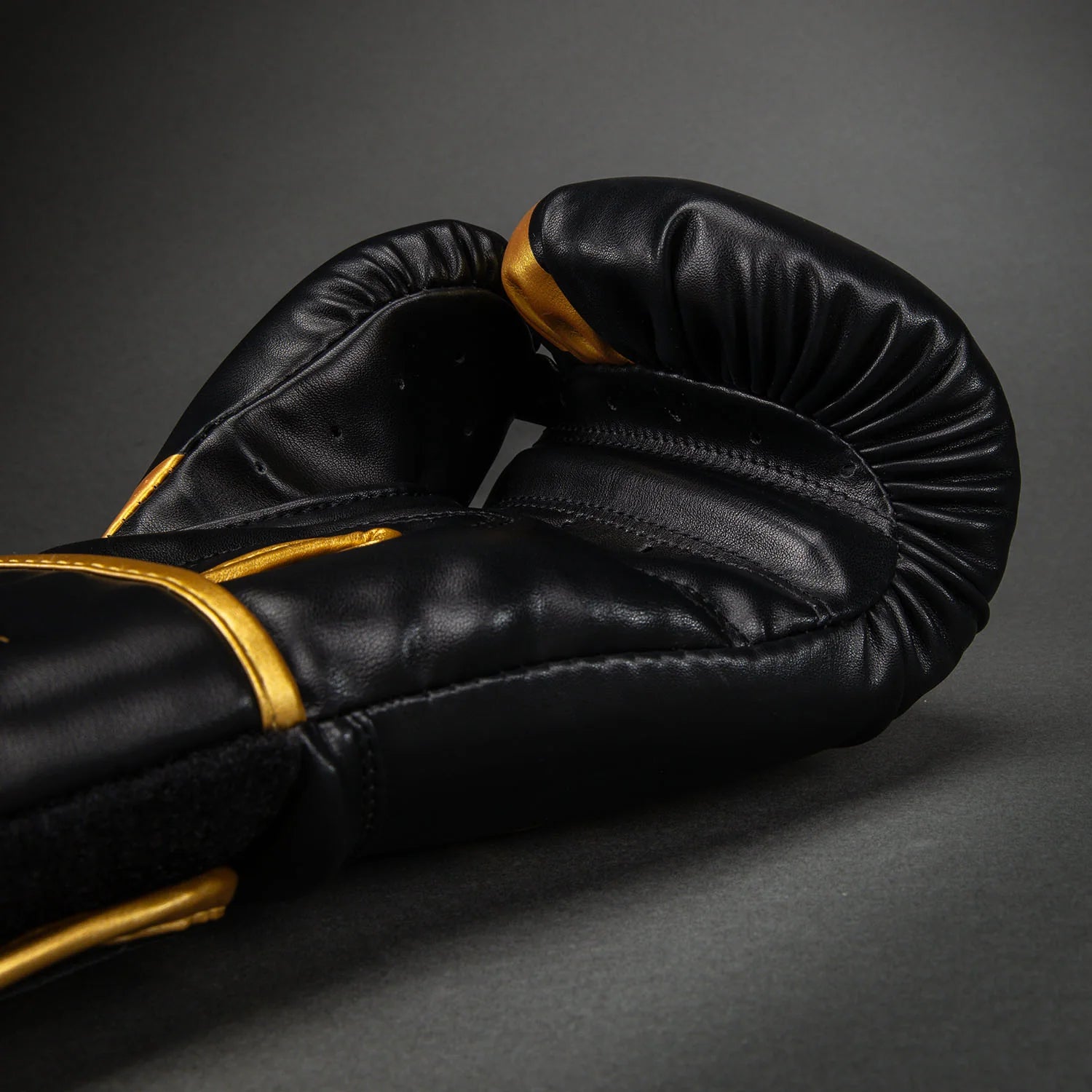 Venum Challenger 2.5 Black/Gold rokavice za boks