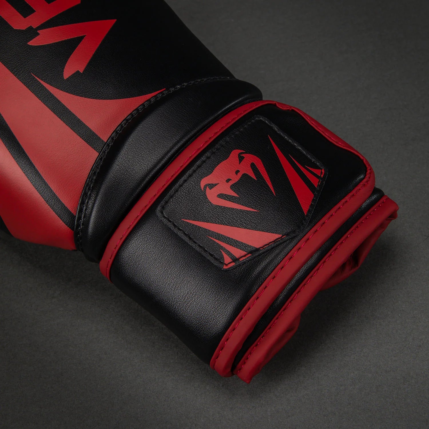 Venum Challenger 2.5 Black/Red rokavice za boks