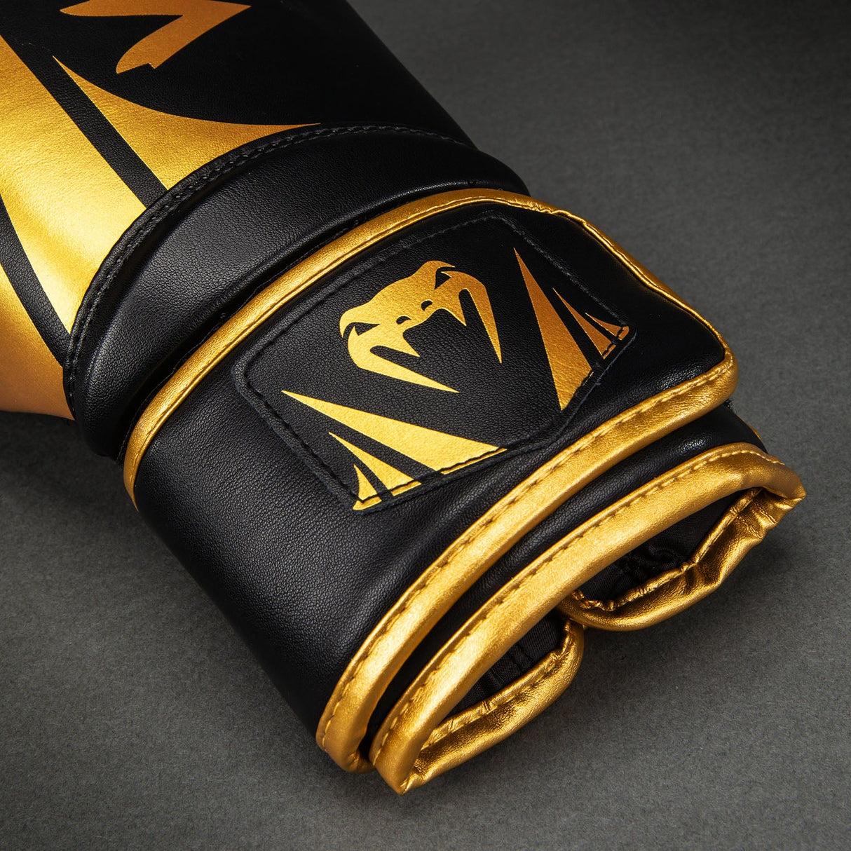 Venum Challenger 2.5 Black/Gold rokavice za boks