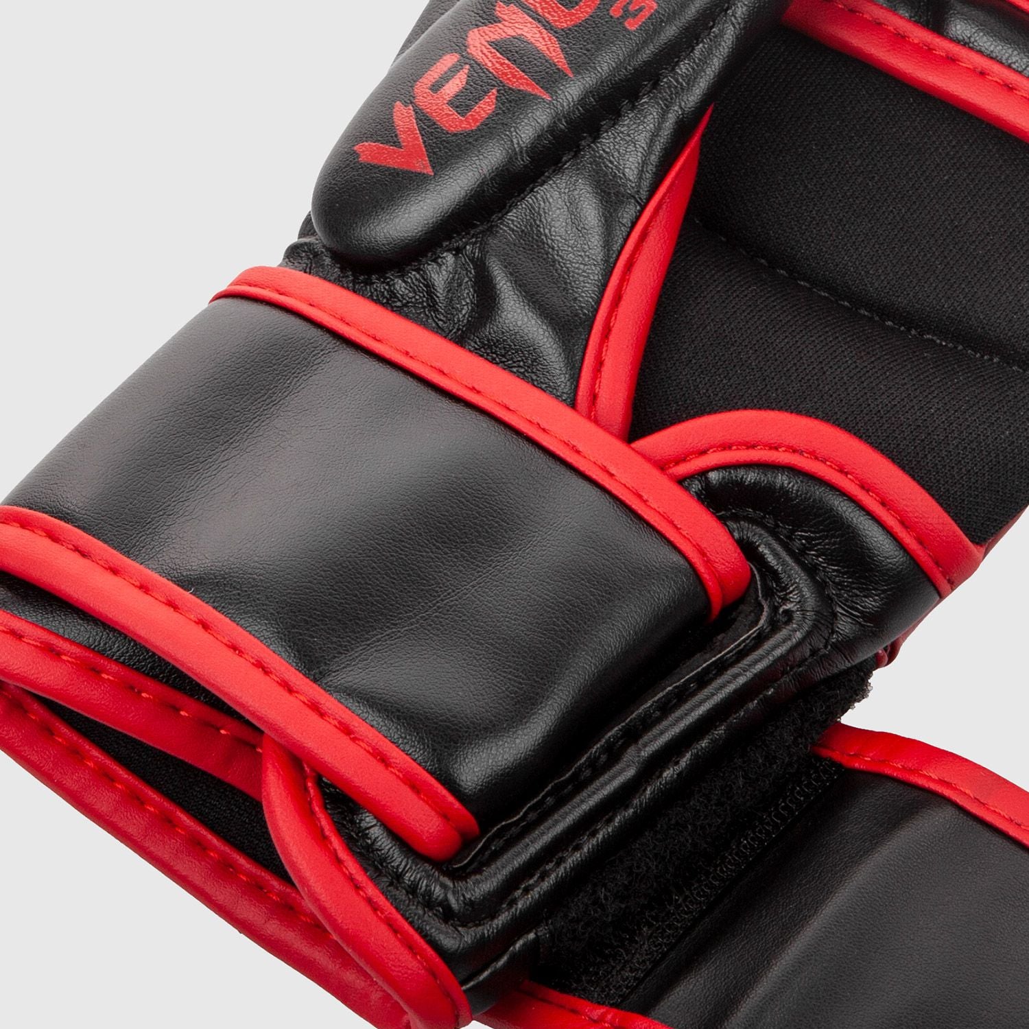 Venum Challenger 3.0 Black/Red rokavice MMA za sparing