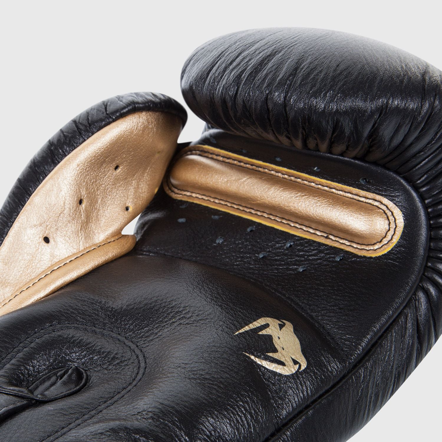 Venum Giant 3.0 Black/Gold rokavice