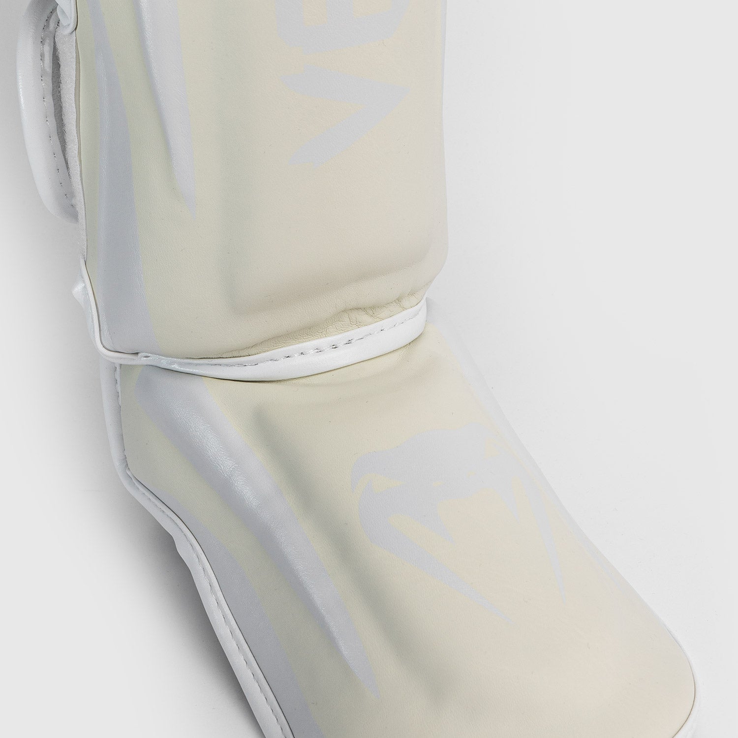 Venum Elite White/White Ščitniki za golen in nart