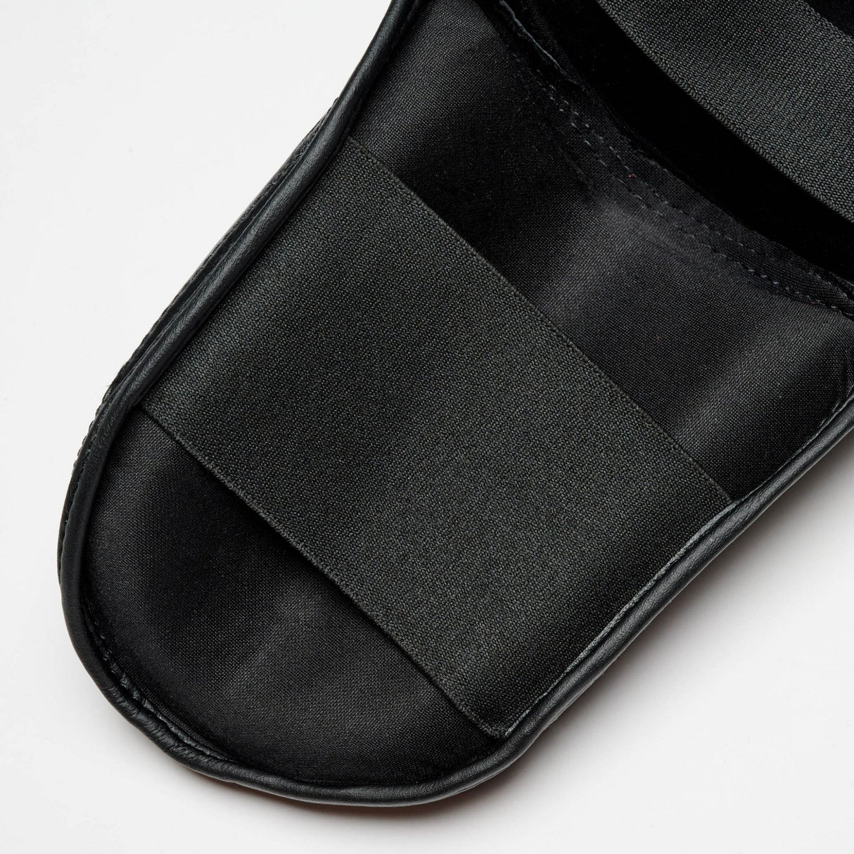 Leone 1947 PT160 Revo Performance Black ščitniki za golen in nart