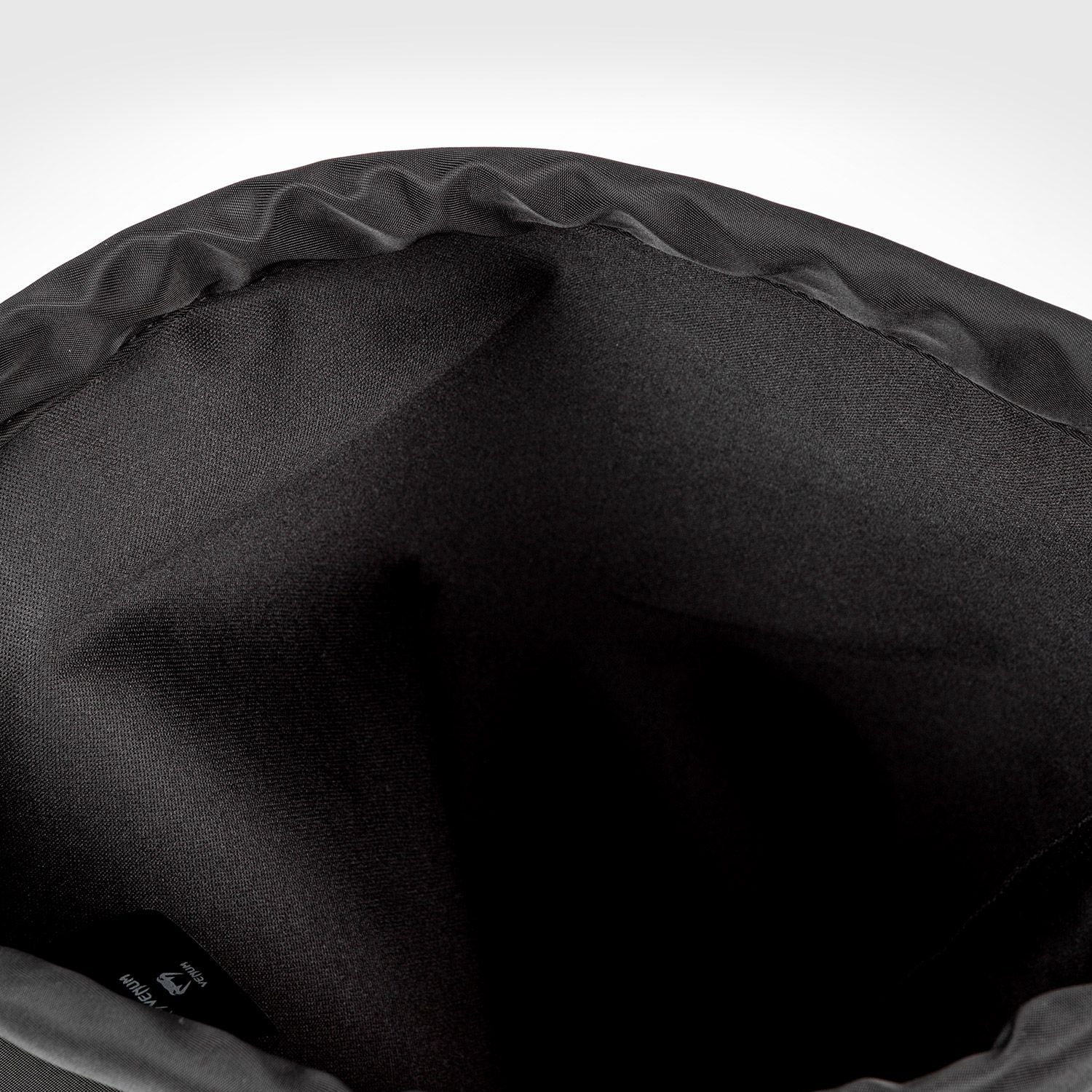 Venum Classic Black/White nahrbtnik na vrvice