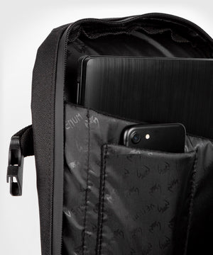 Venum Stripes nahrbtnik