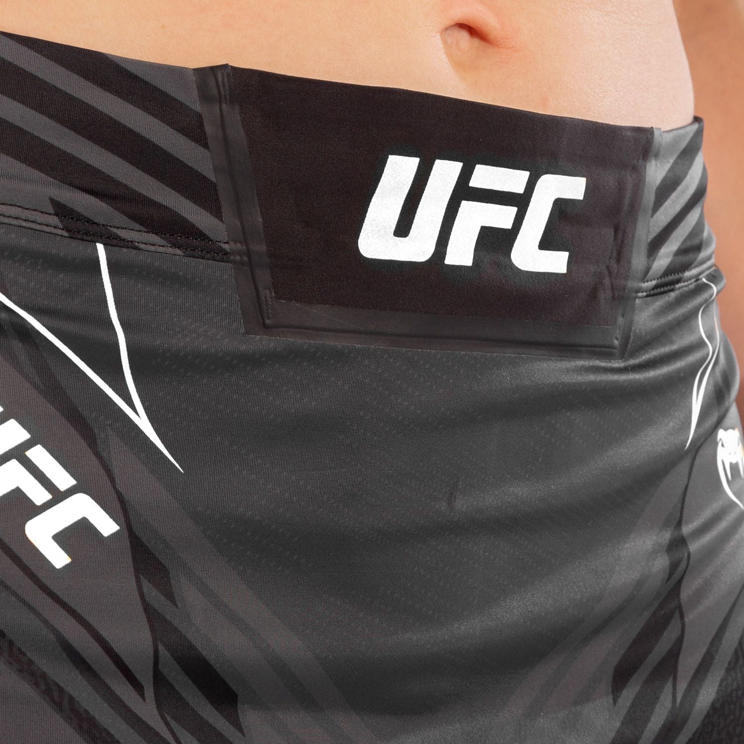 UFC Venum Authentic Fight Night Black Žensko Krilo