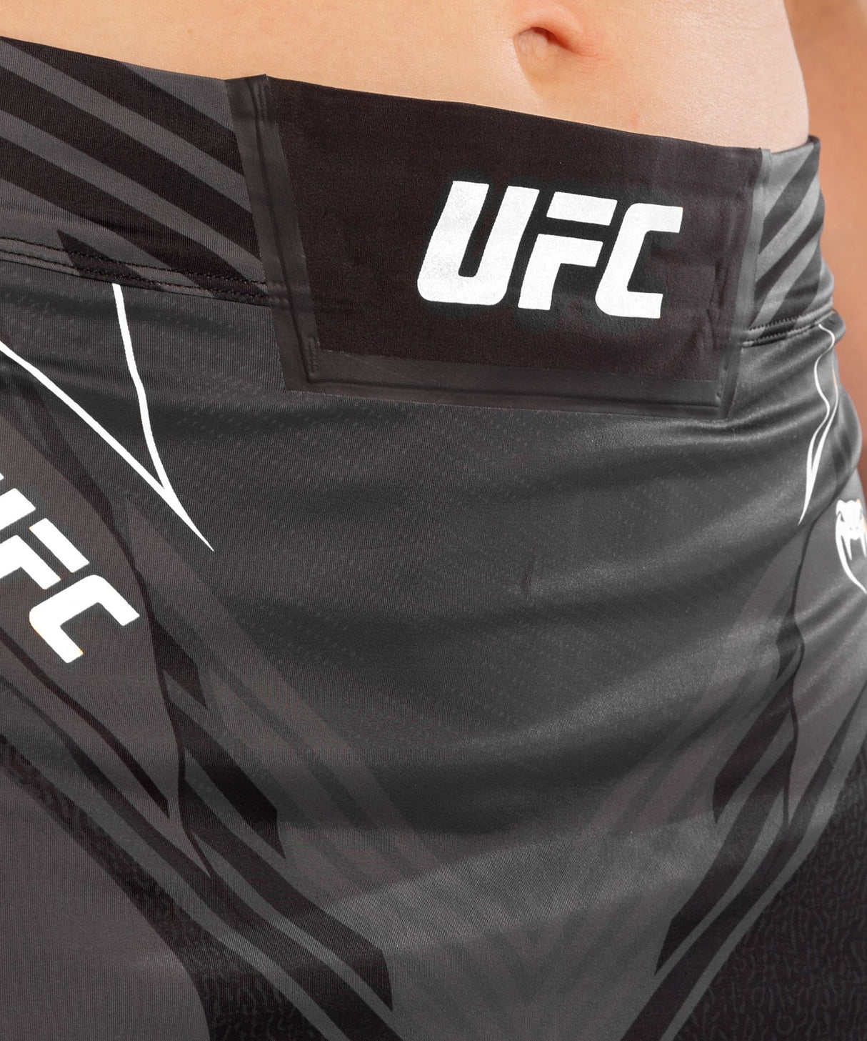 UFC Venum Authentic Fight Night Black Žensko Krilo