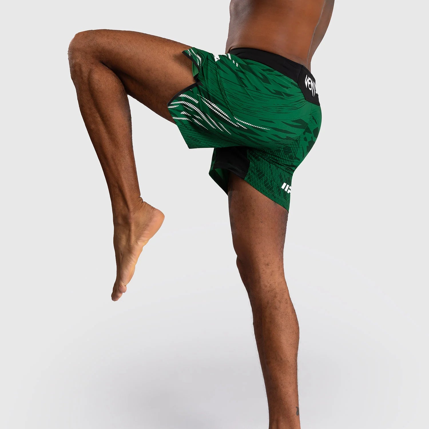 UFC Fusion by Venum Authentic Fight Night Men’s Short Fit Green Hlačke za MMA