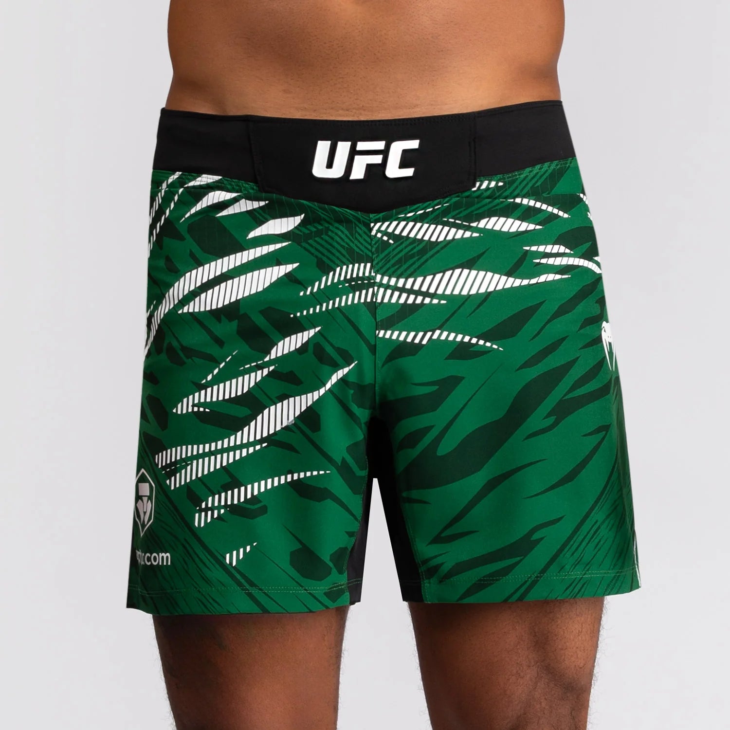 UFC Fusion by Venum Authentic Fight Night Men’s Short Fit Green Hlačke za MMA