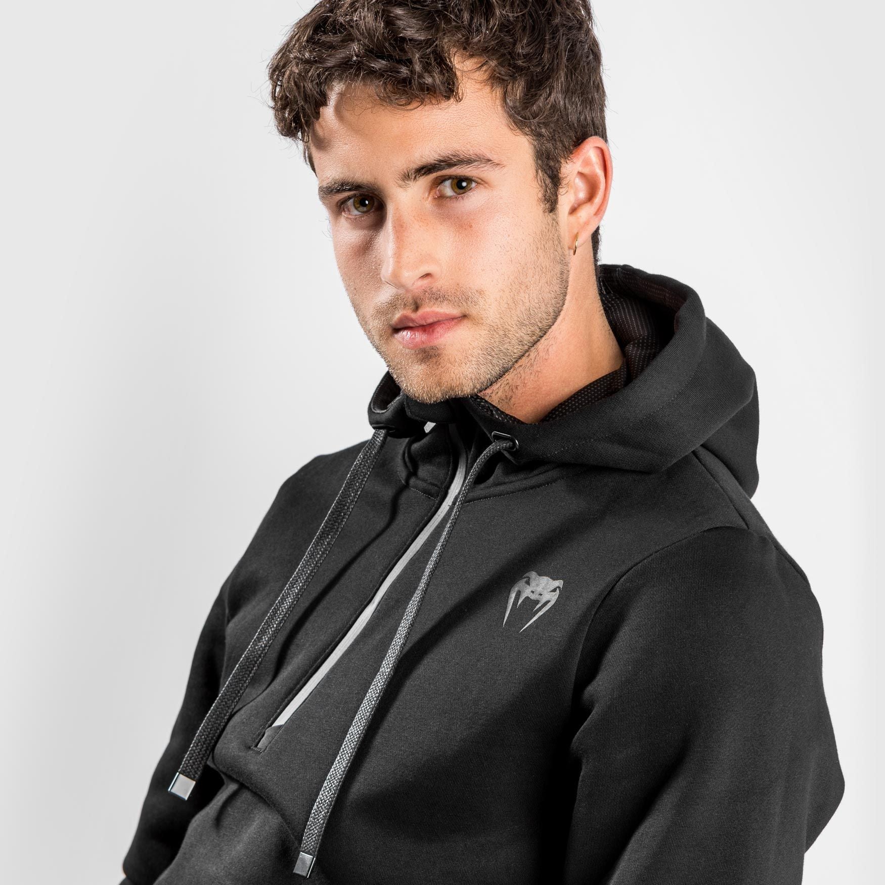 Venum Contender Evo Black kapucar