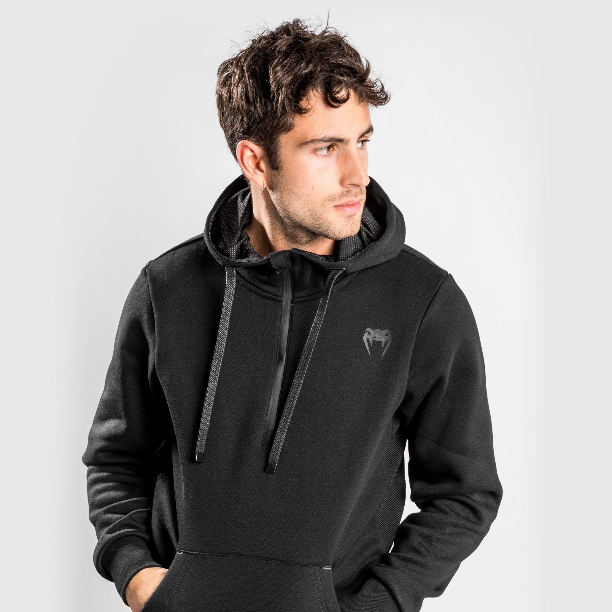 Venum Contender Evo Black kapucar