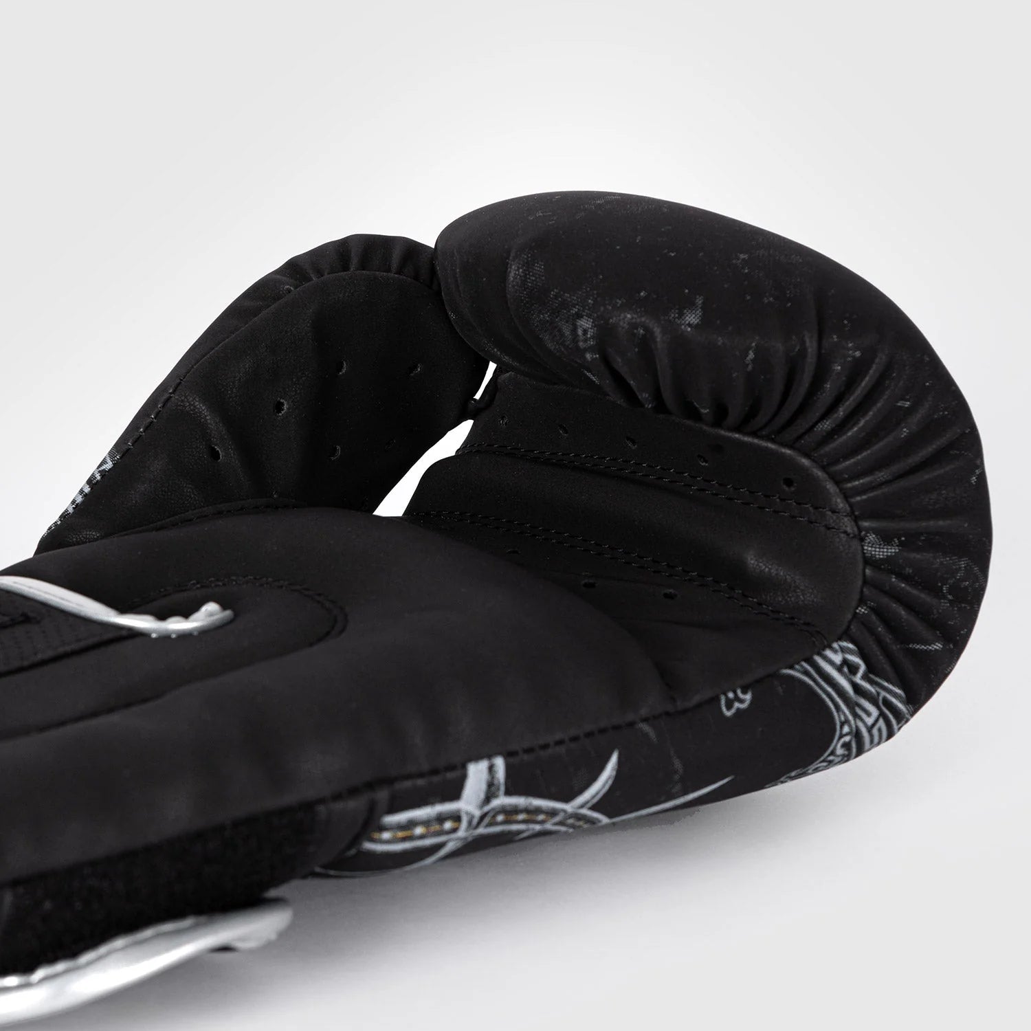 Venum Gladiator 5.0 Black/Silver Rokavice Za Boks