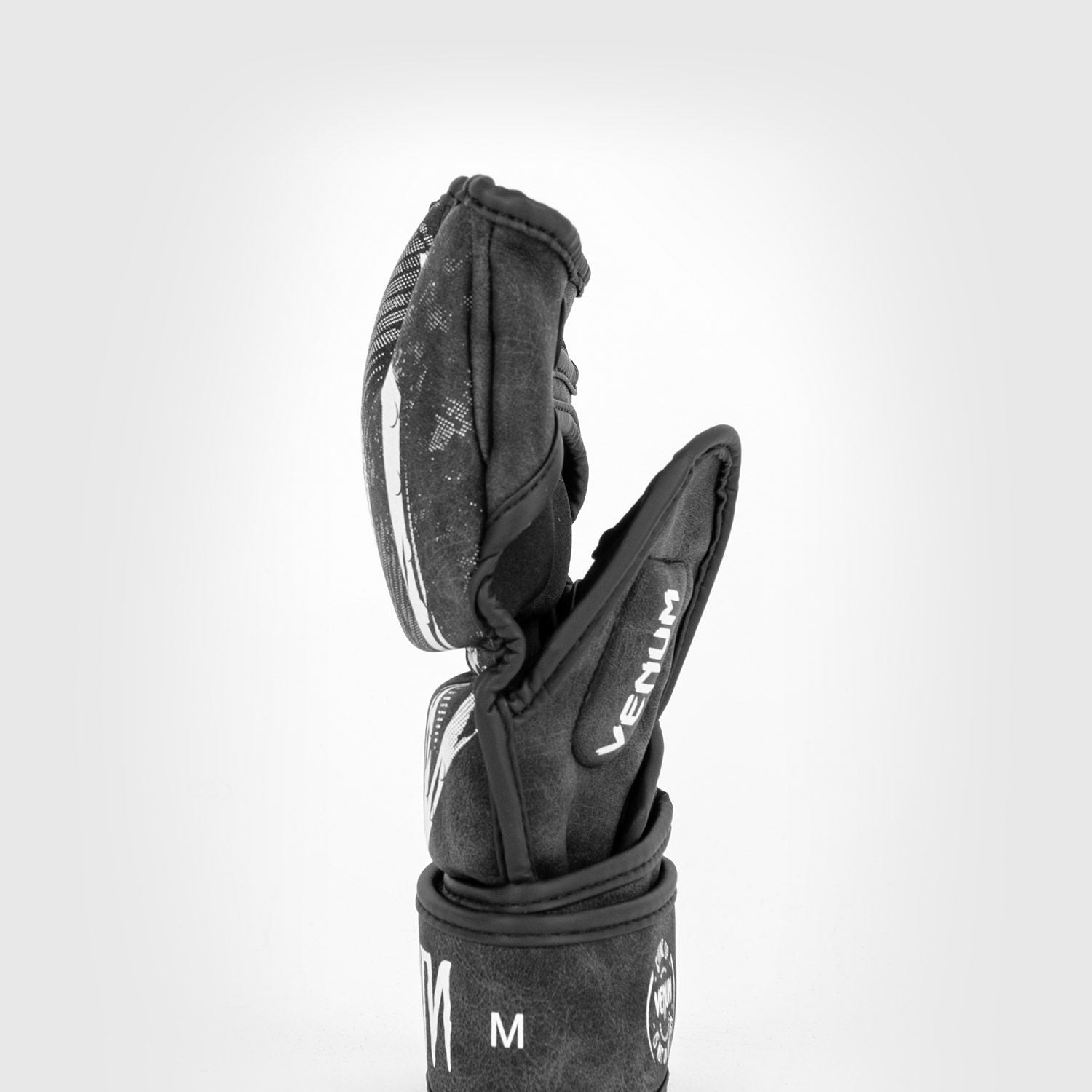 Venum GLDTR 4.0 Black/White rokavice za mma