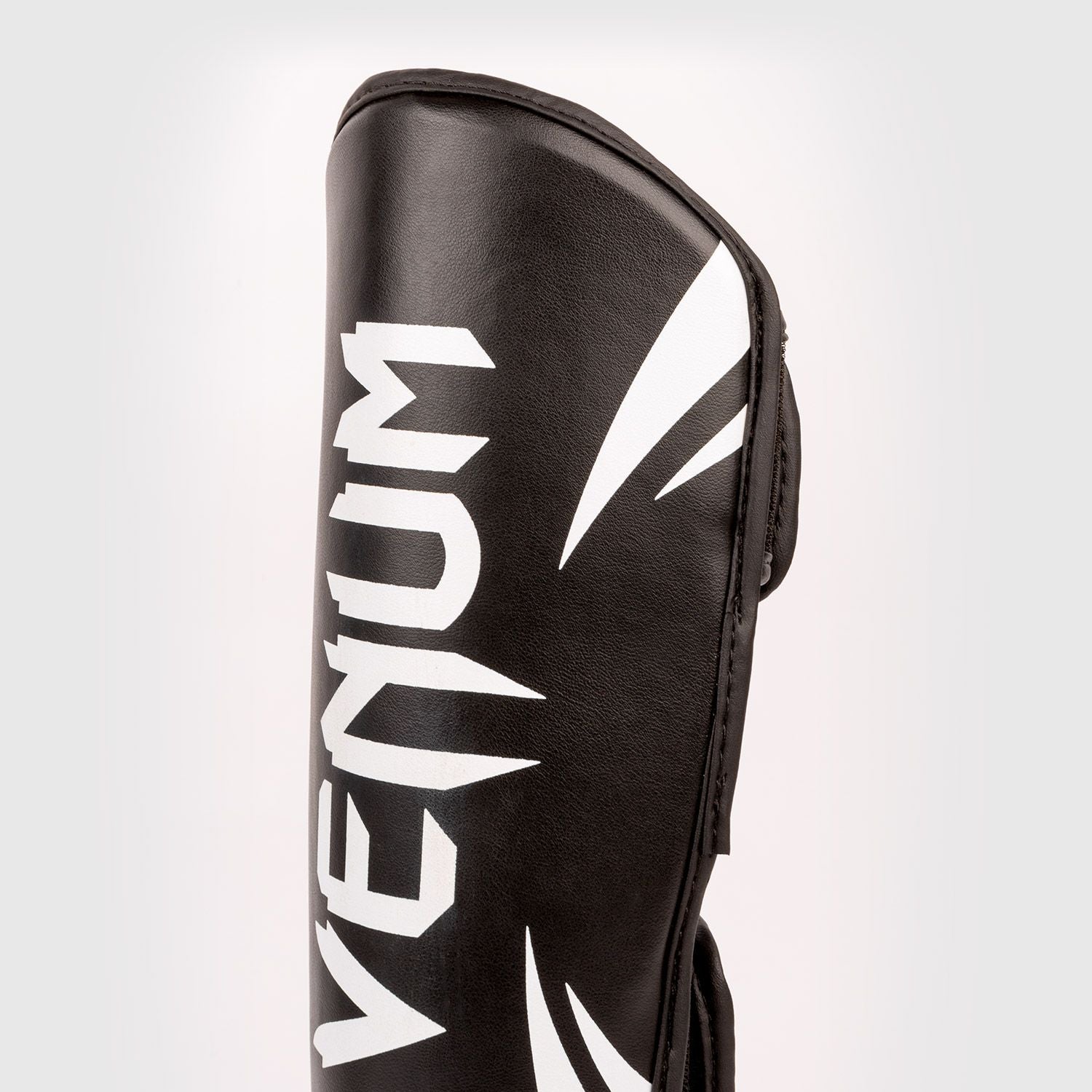 Otroški Venum Challenger Standup Black/White ščitniki za golen in nart 