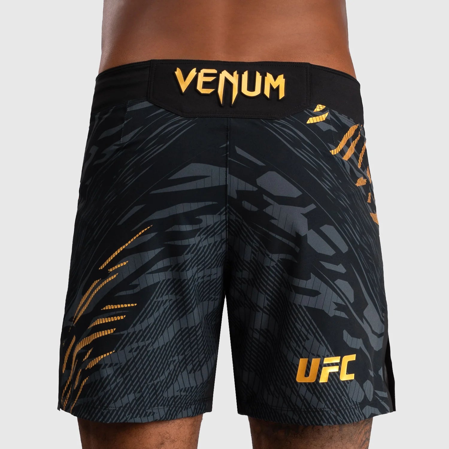 UFC Fusion by Venum Authentic Fight Night Men’s Short Fit Champion Hlačke za MMA