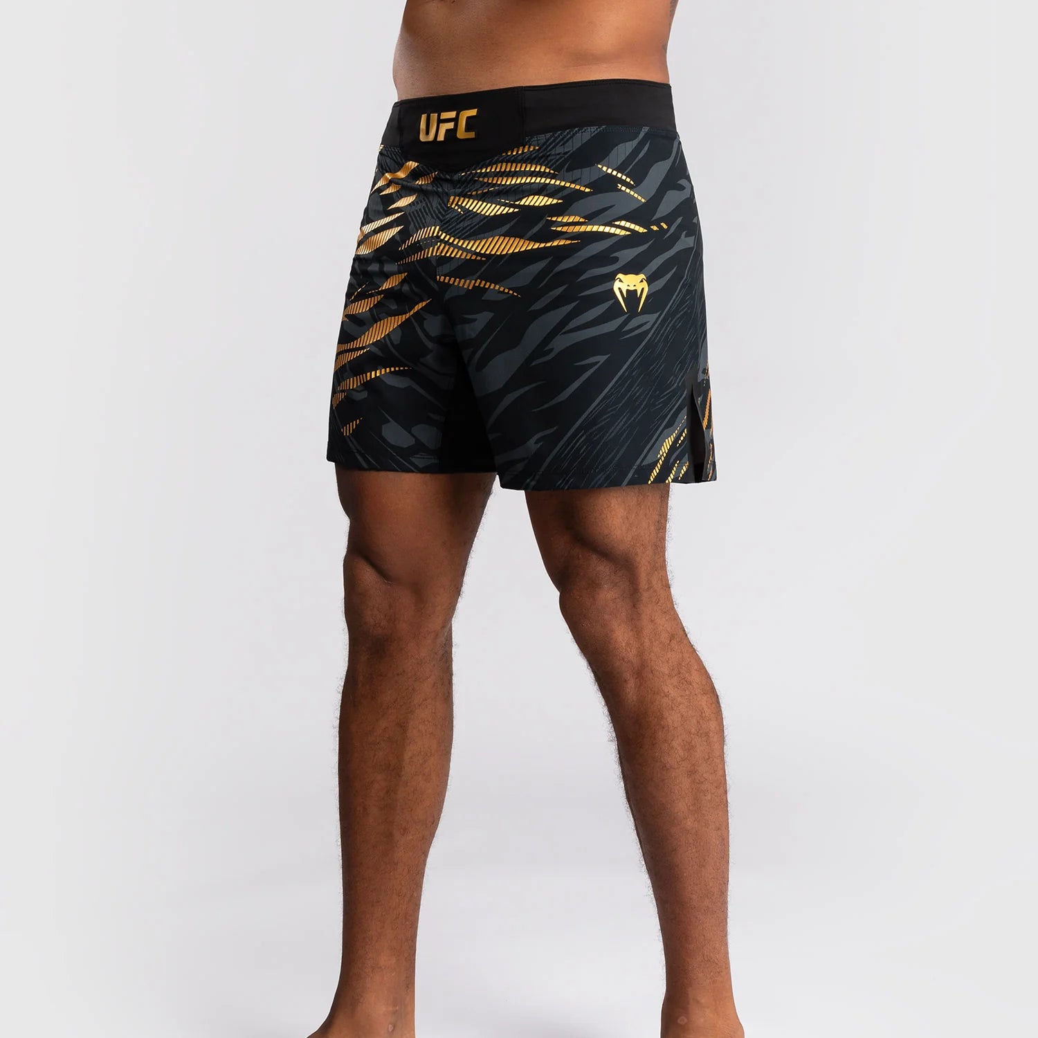 UFC Fusion by Venum Authentic Fight Night Men’s Short Fit Champion Hlačke za MMA