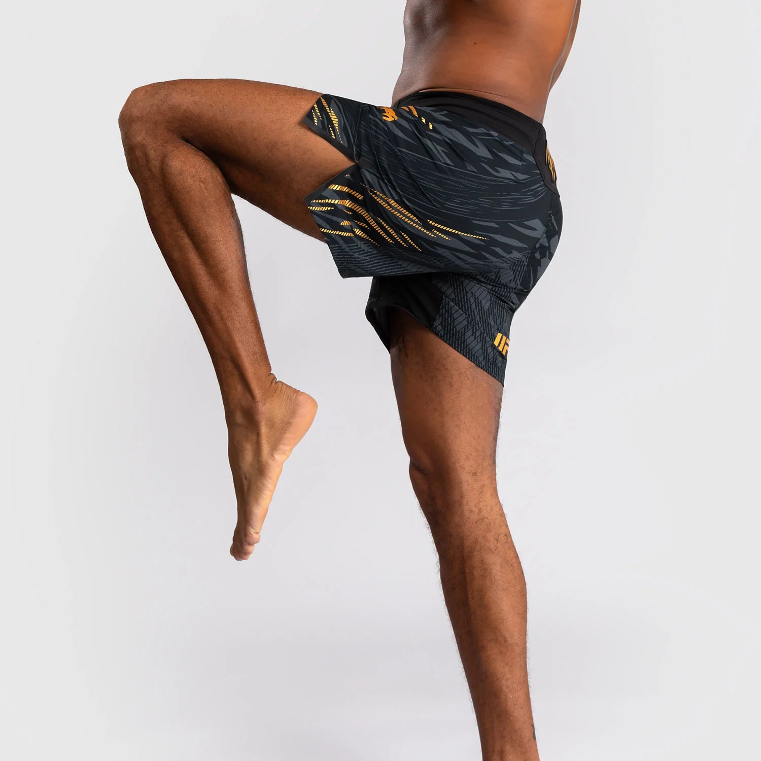 UFC Fusion by Venum Authentic Fight Night Men’s Short Fit Champion Hlačke za MMA