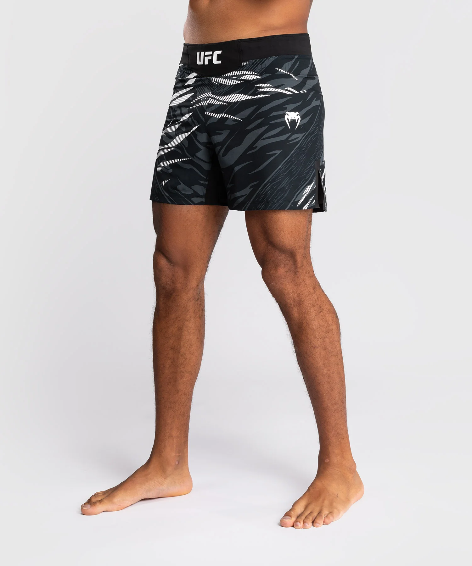 UFC Fusion by Venum Authentic Fight Night Men’s Short Fit Black Hlaćice za MMA