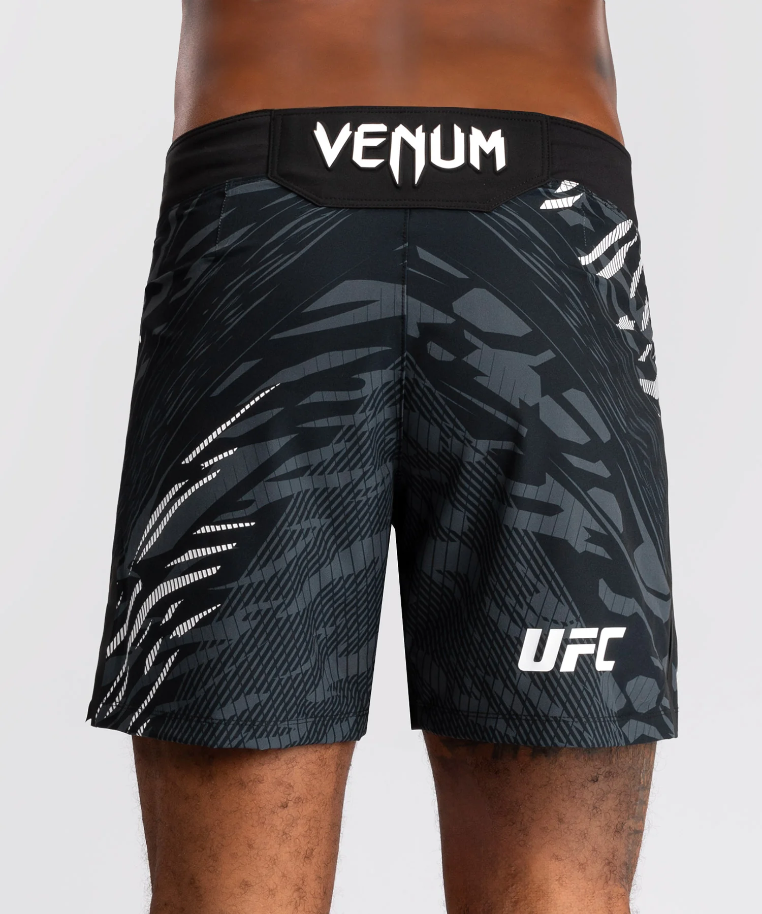 UFC Fusion by Venum Authentic Fight Night Men’s Short Fit Black Hlaćice za MMA