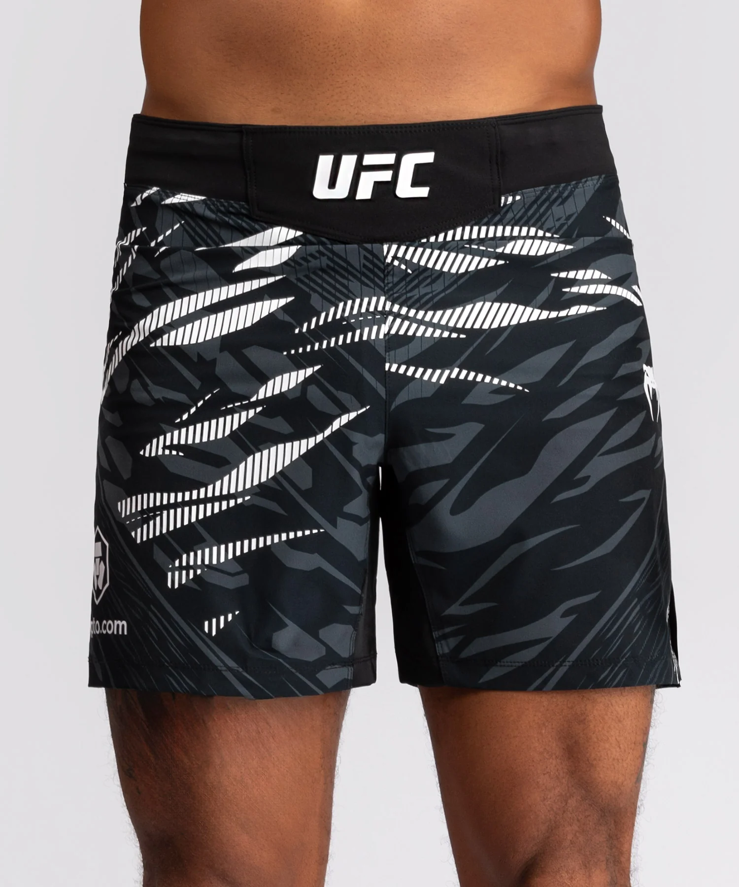 UFC Fusion by Venum Authentic Fight Night Men’s Short Fit Black Hlaćice za MMA