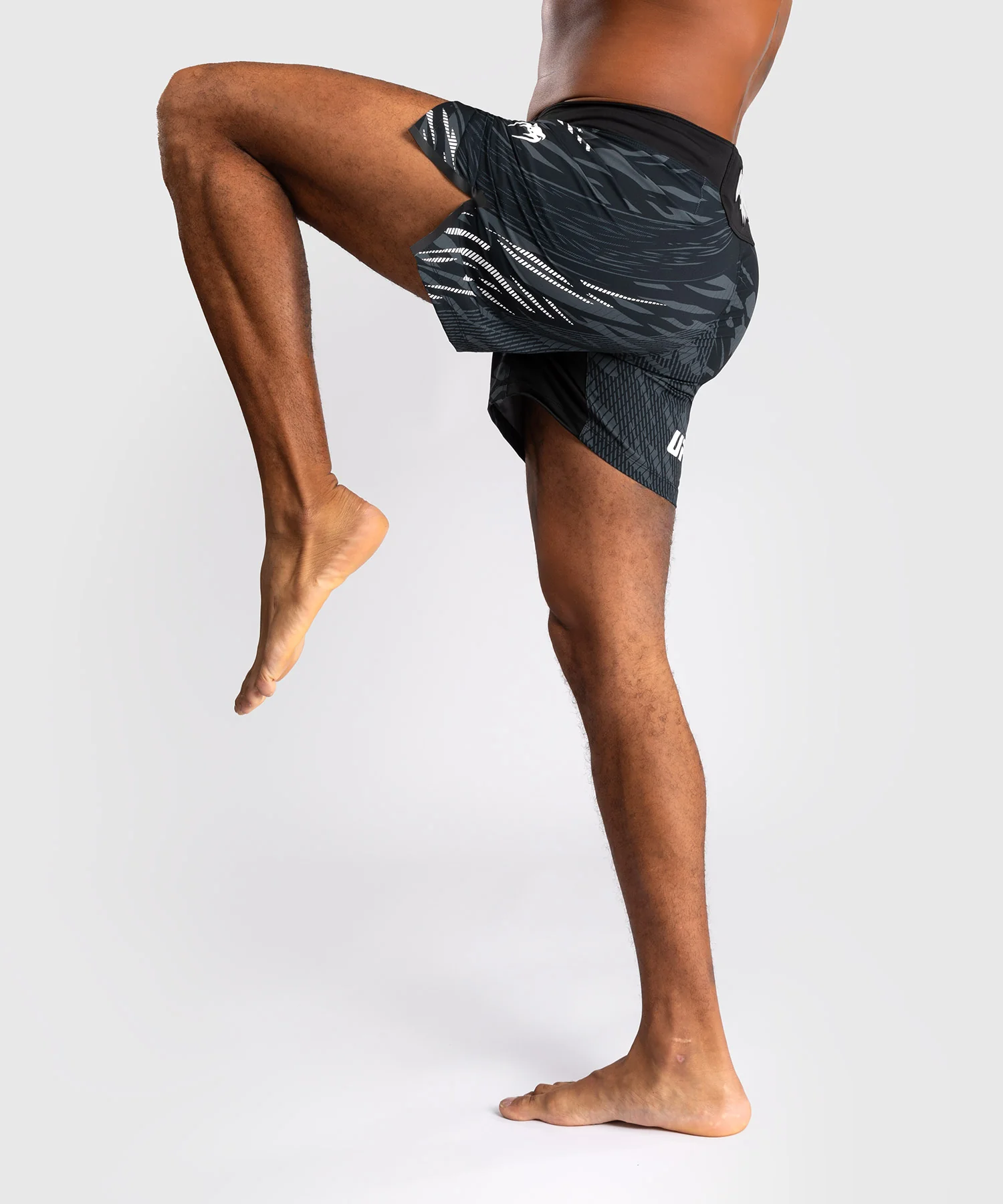 UFC Fusion by Venum Authentic Fight Night Men’s Short Fit Black Hlaćice za MMA