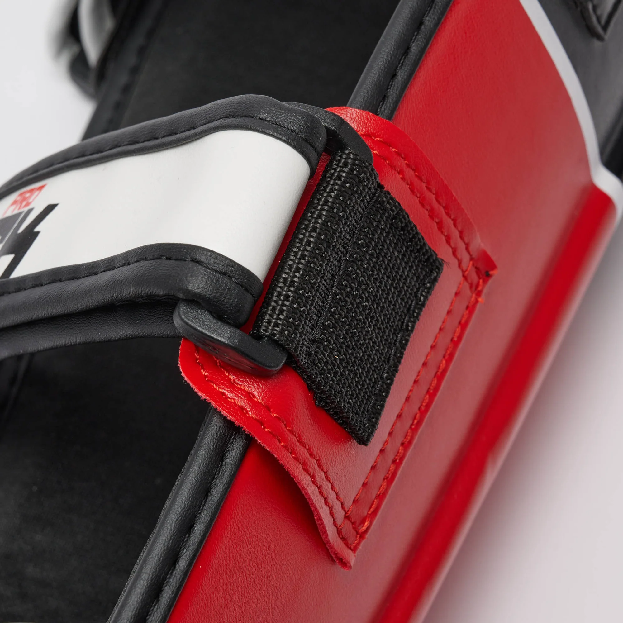 Leone 1947 PT108 Shock Red Ščitniki za golen in nart