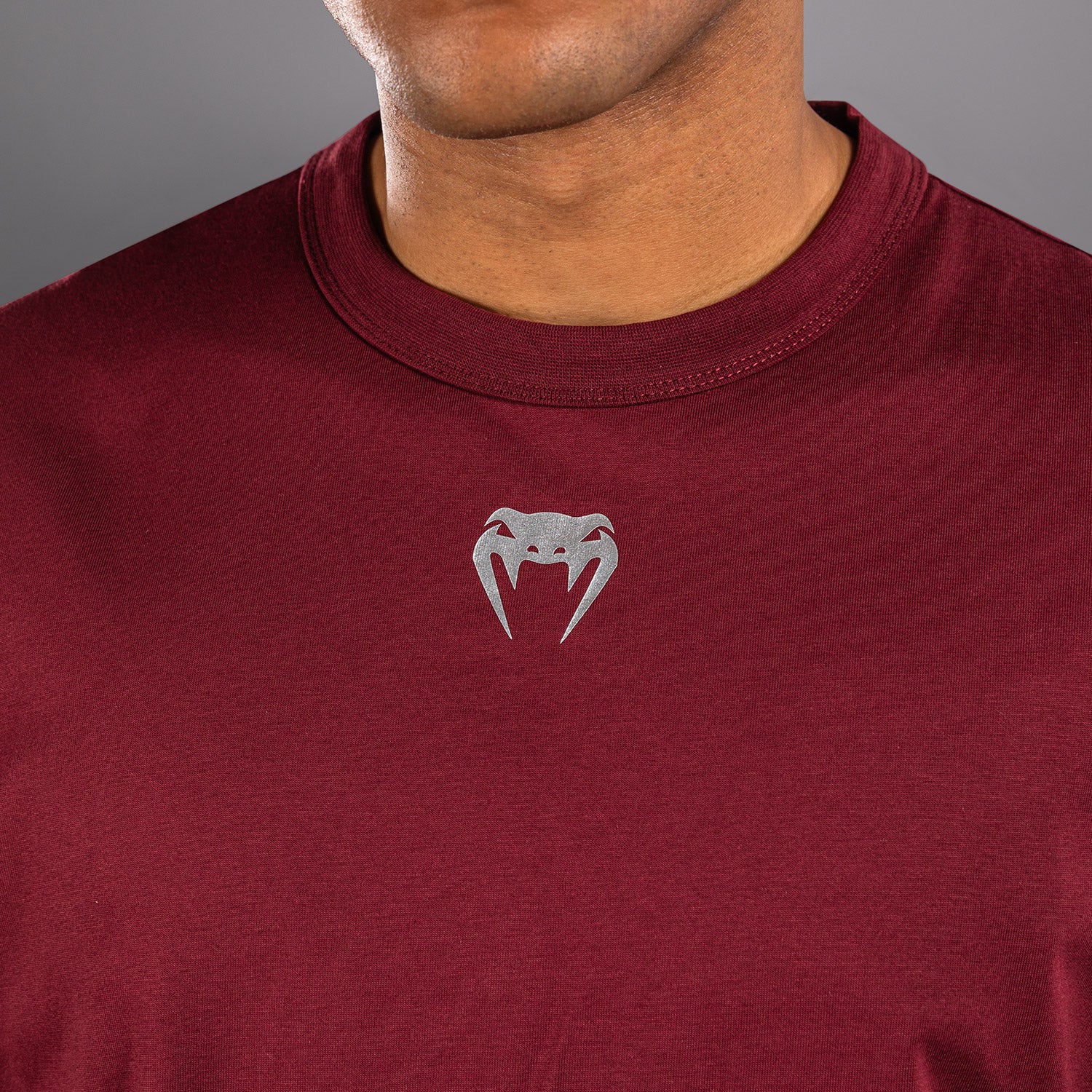 UFC Zenith by Venum Authentic Fight Week Burgundy Majica