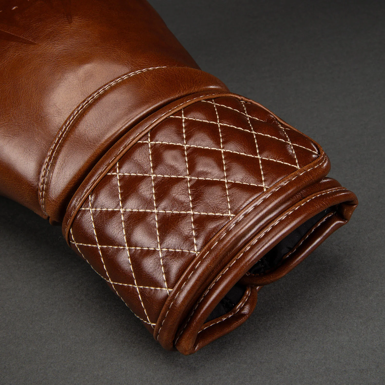 Venum Impact Classic Shiny Havana Rokavice